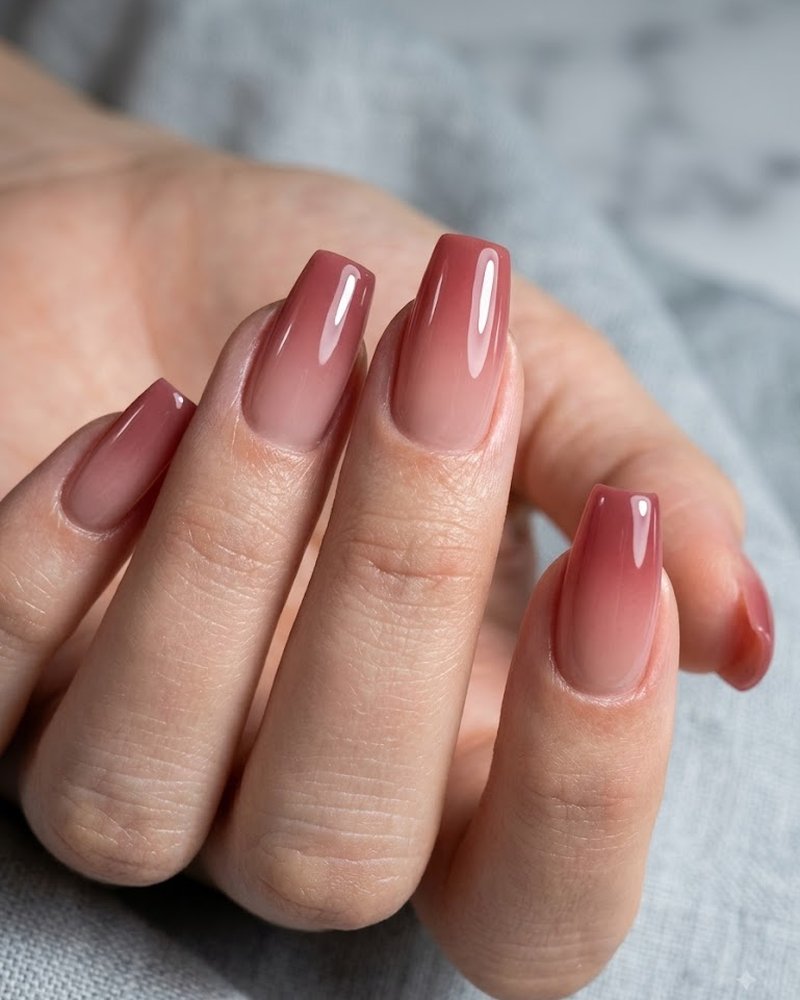 Uñas de soft gel forma bailarina, degradado rosa viejo brillante
